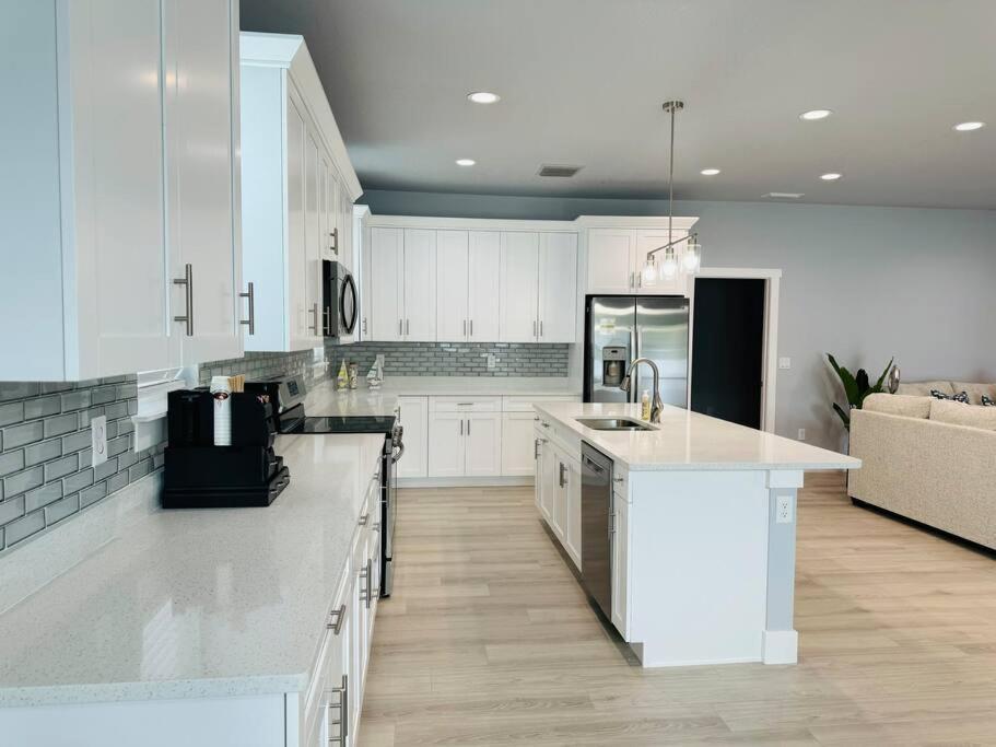 Willa Brand New Tampa Oasis With Private Jacuzzi Retreat Lutz Zewnętrze zdjęcie