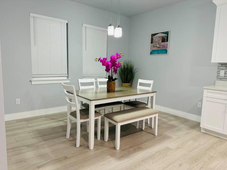 Willa Brand New Tampa Oasis With Private Jacuzzi Retreat Lutz Zewnętrze zdjęcie