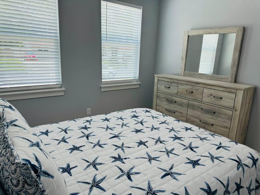 Willa Brand New Tampa Oasis With Private Jacuzzi Retreat Lutz Zewnętrze zdjęcie