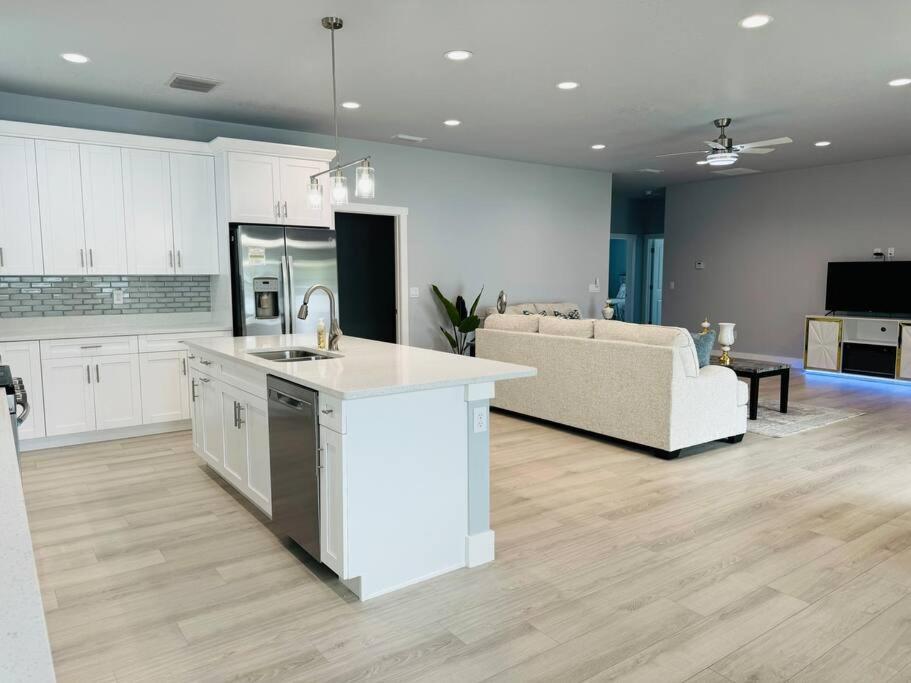 Willa Brand New Tampa Oasis With Private Jacuzzi Retreat Lutz Zewnętrze zdjęcie